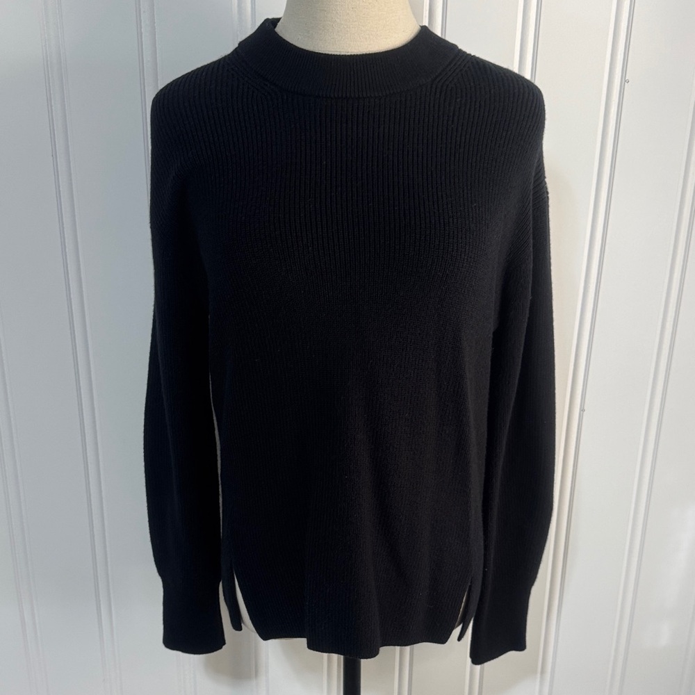 Lululemon Athletically Wool Blend Black Crewneck Sweater size 2